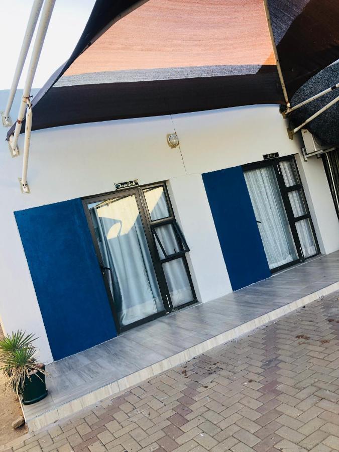 Mo-Nize Villa Guesthouse Очиваронго Екстериор снимка